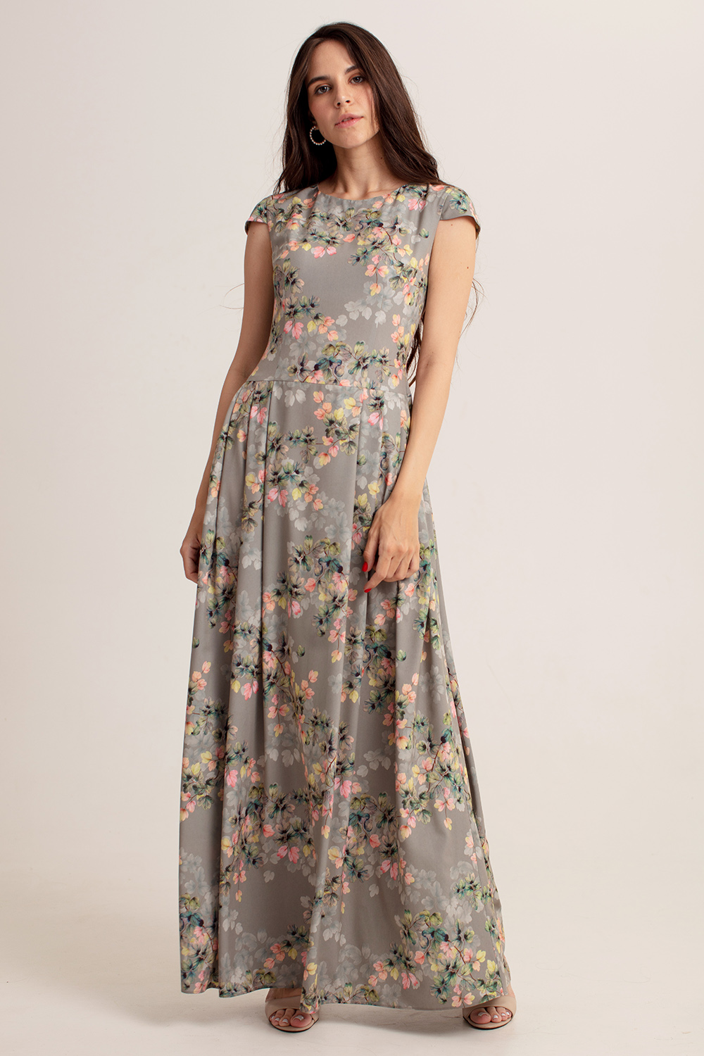 Платье в пол с нежным цветочным принтом