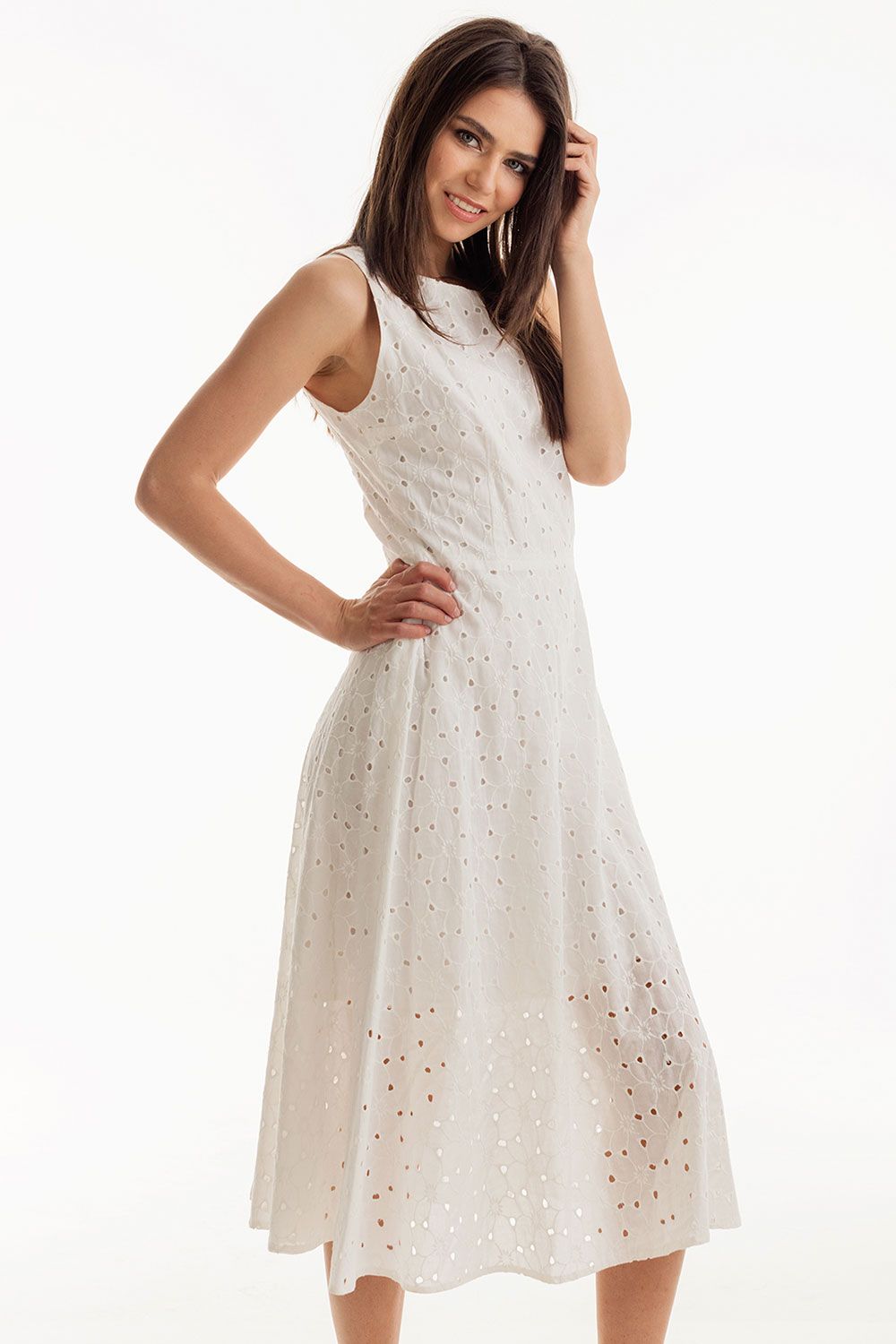 Белое платье длины миди
