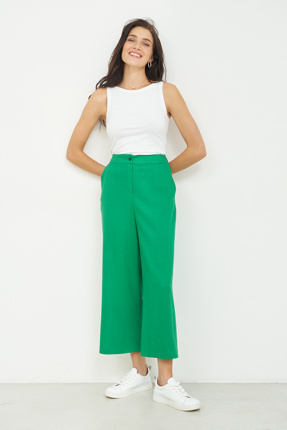 Льняные кюлоты изумрудно-зелёного цвета - купить в интернет-магазине ...