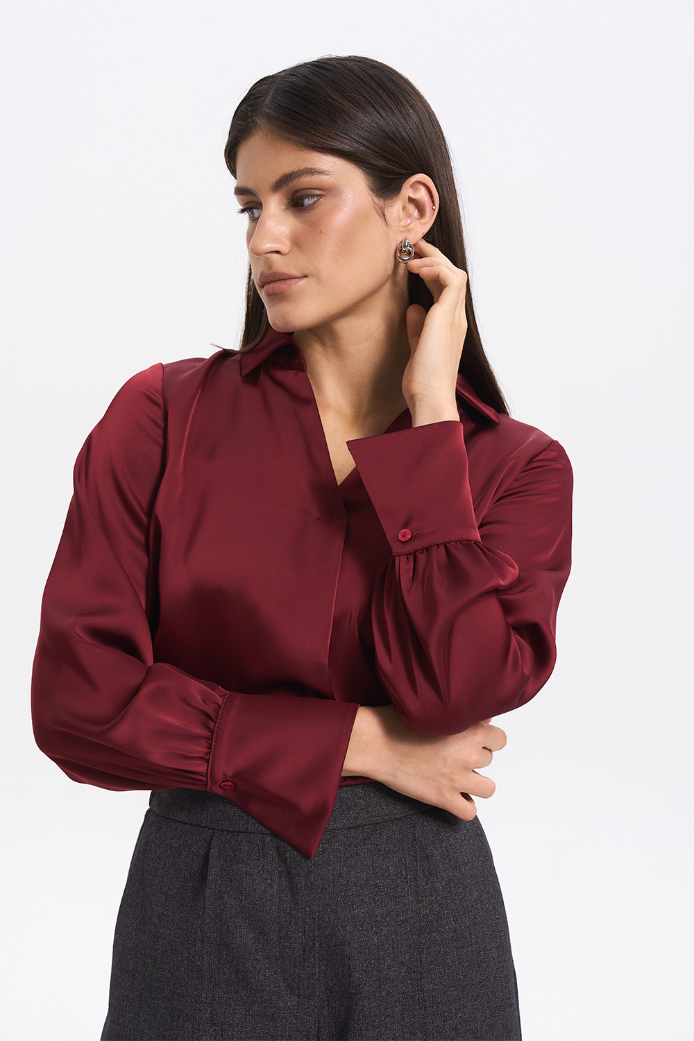 Блуза кольору марсала