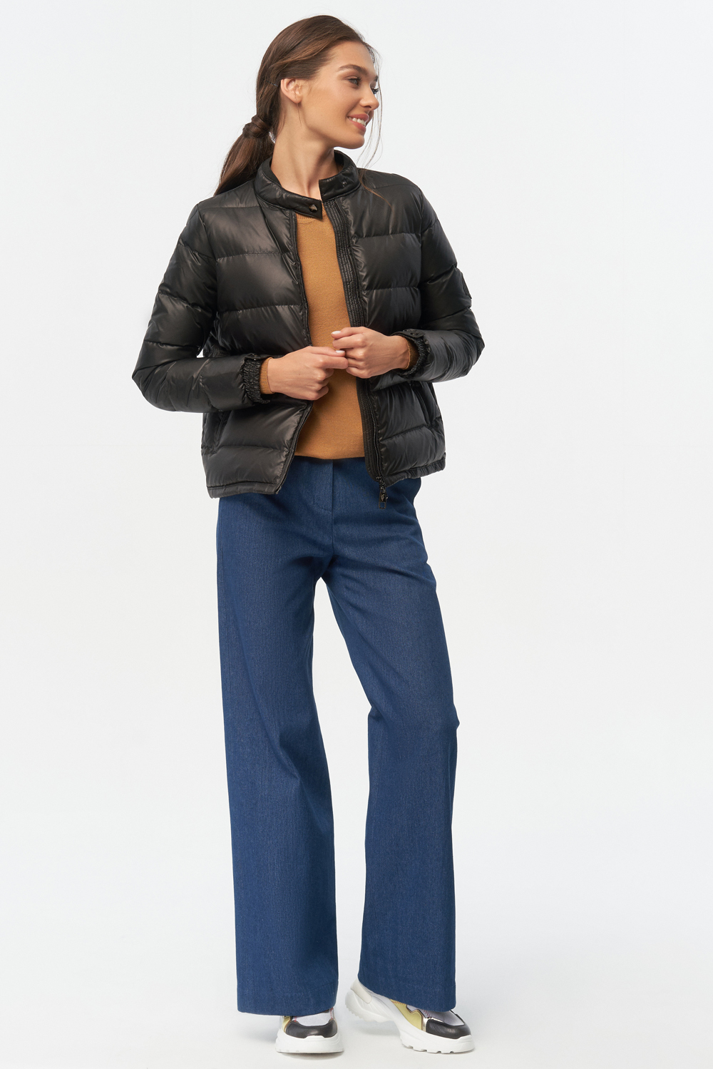 Стіганна куртка чорного кольору