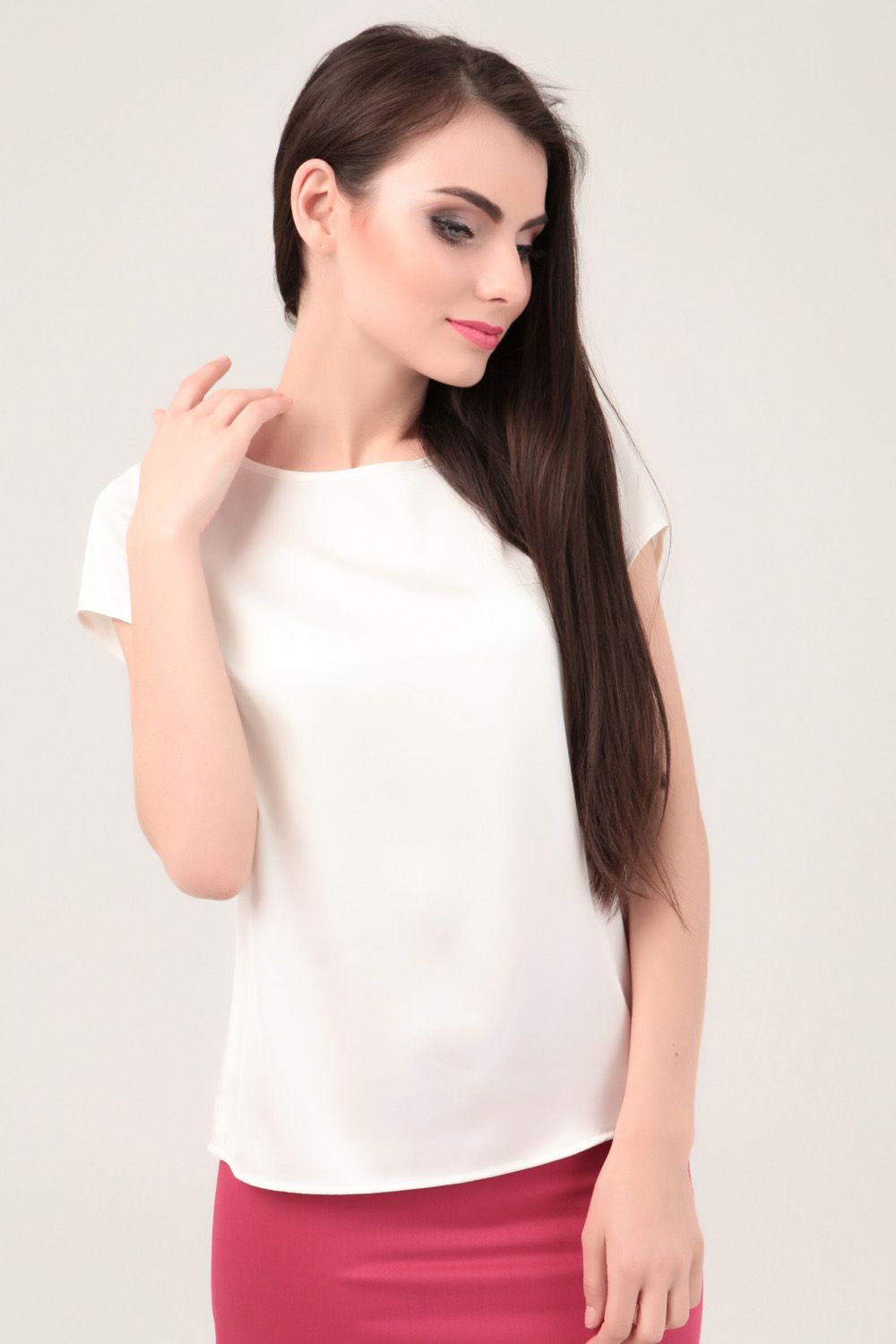 Блуза жемчужно-белого оттенка