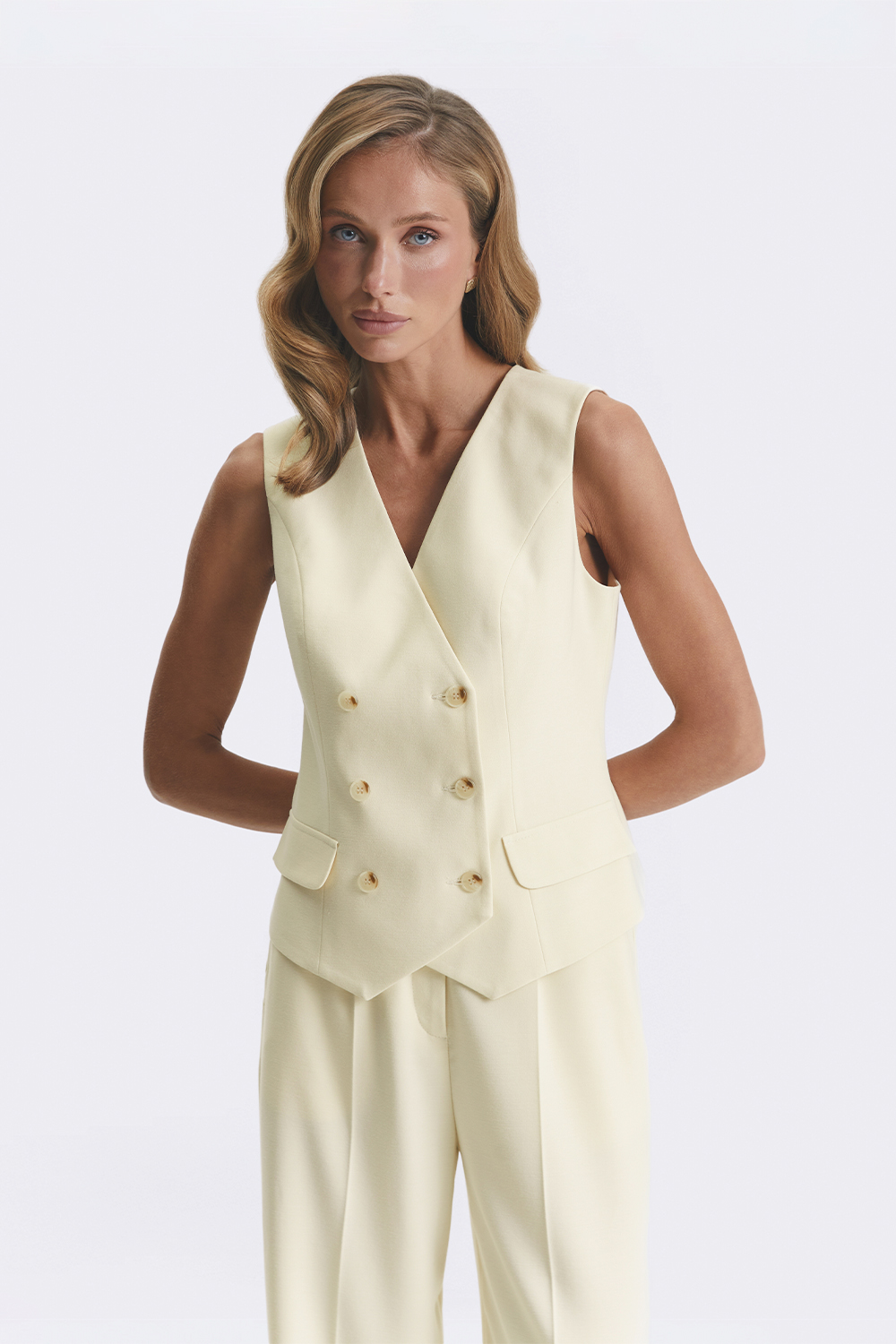 Костюмний жилет кольору butter yellow