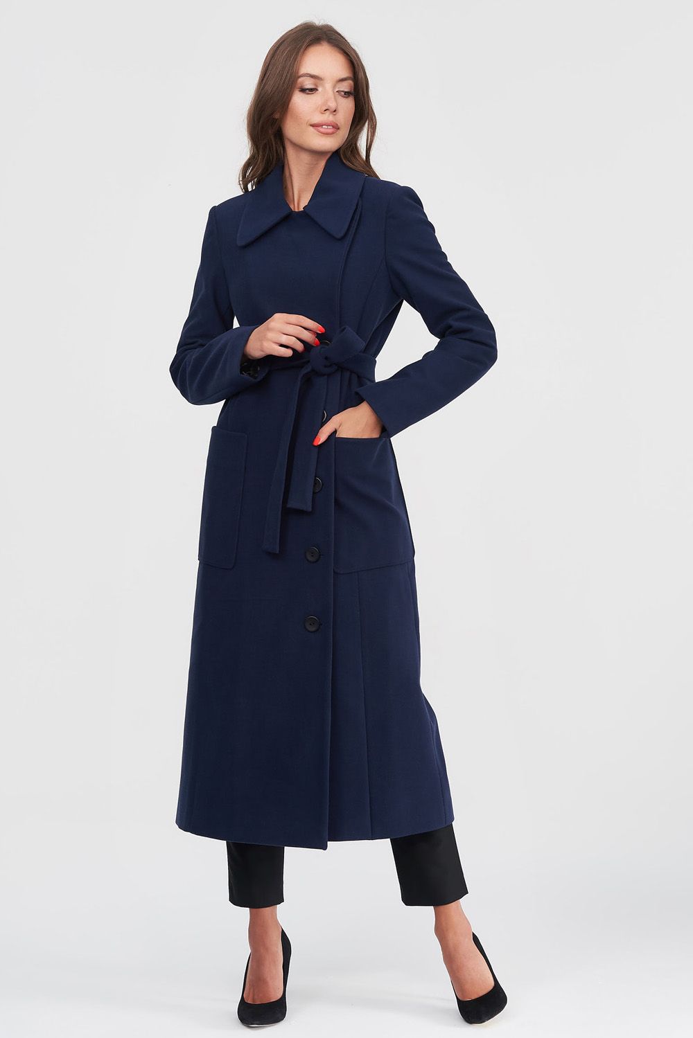 Классическое двубортное пальто синего цвета 