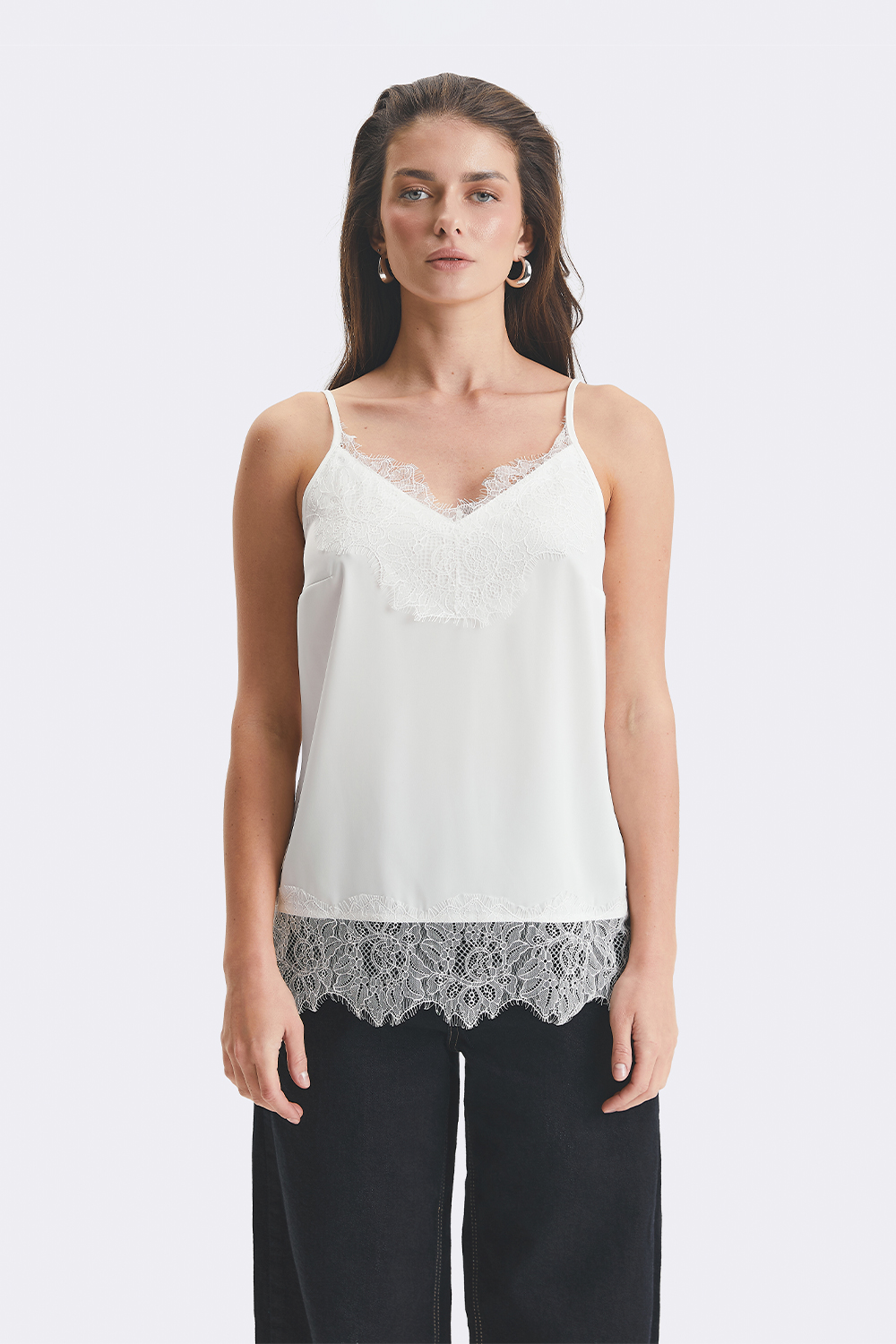 Топ в білизняному стилі з мереживом