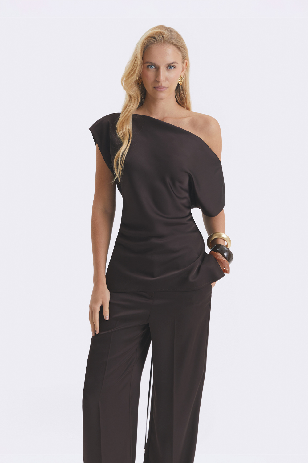 Асиметричний топ шоколадного кольору