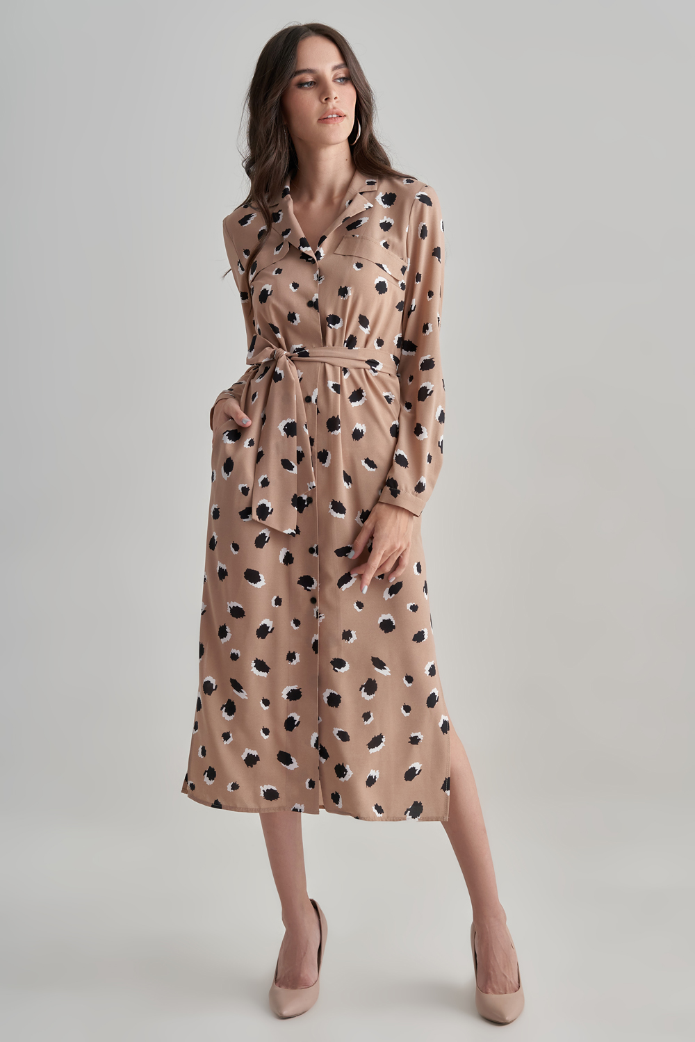 Платье-рубашка кофейного цвета с длинным рукавом