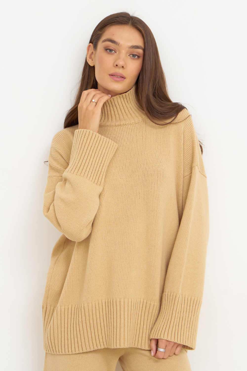 Светр oversize з вовни мериноса кольору кемел Светр oversize з вовни мериноса кольору кемел