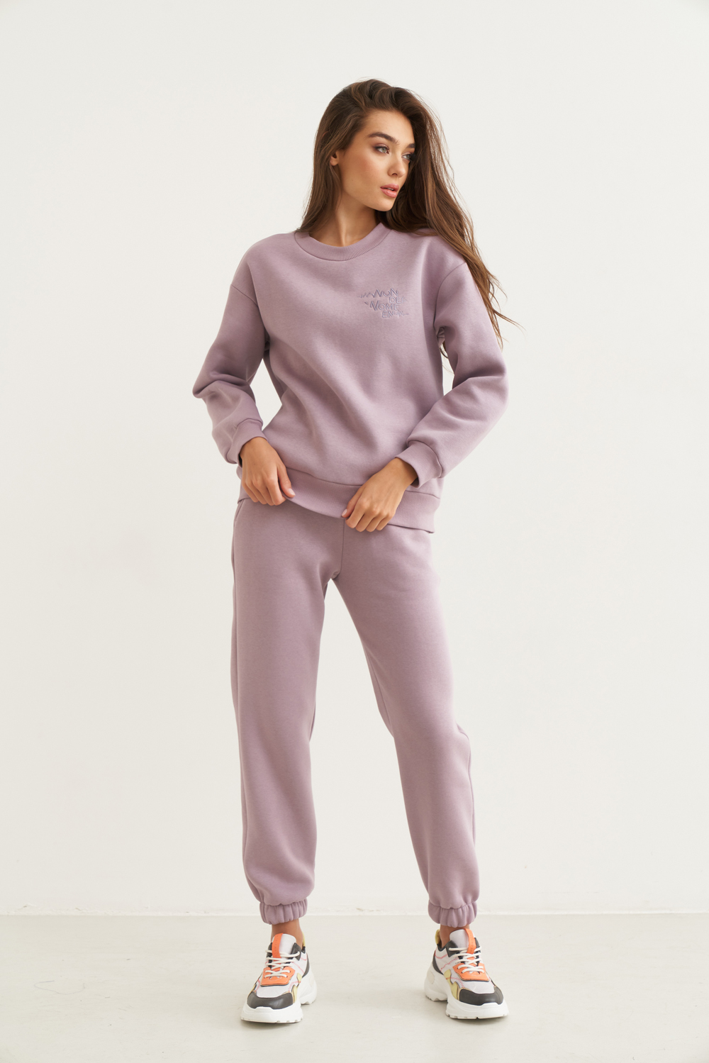 Трикотажные брюки на резинке