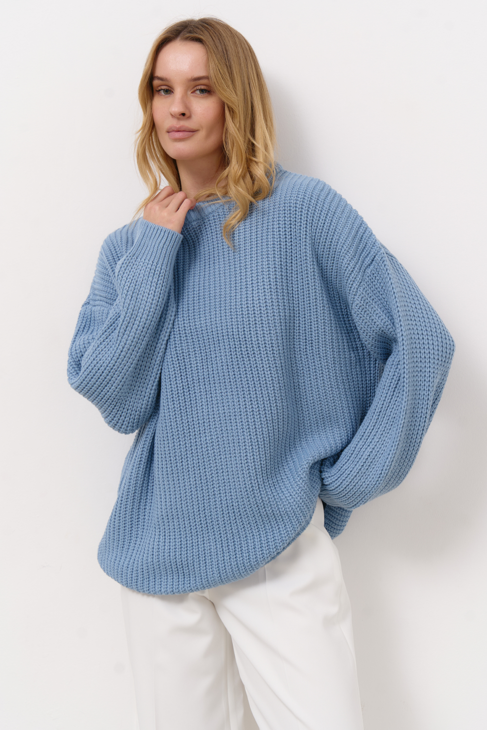 Голубой свитер в стиле oversize - купить в интернет-магазине женской одежды  Natali Bolgar