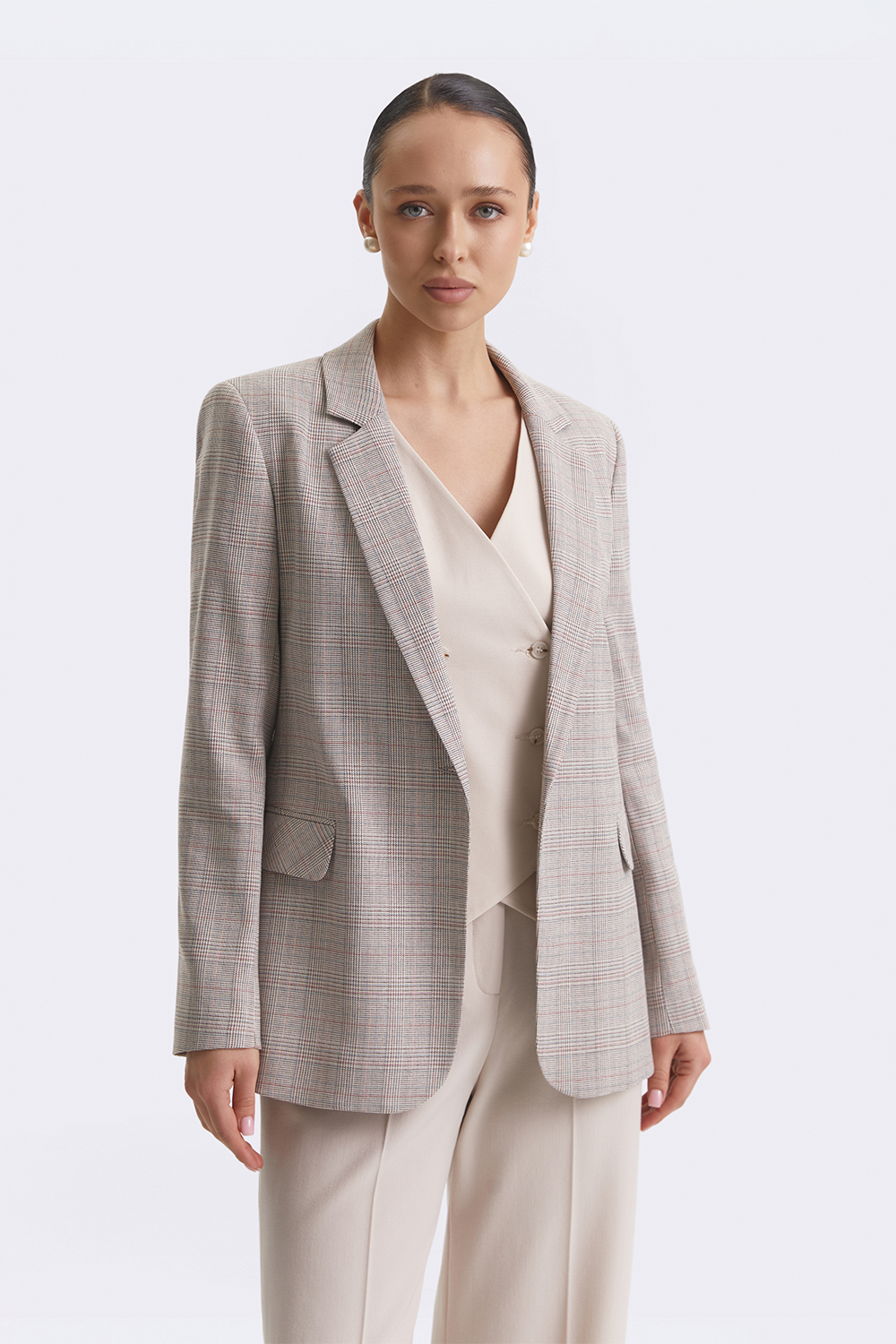 Жакет у шоколадно-бежеву клітинку