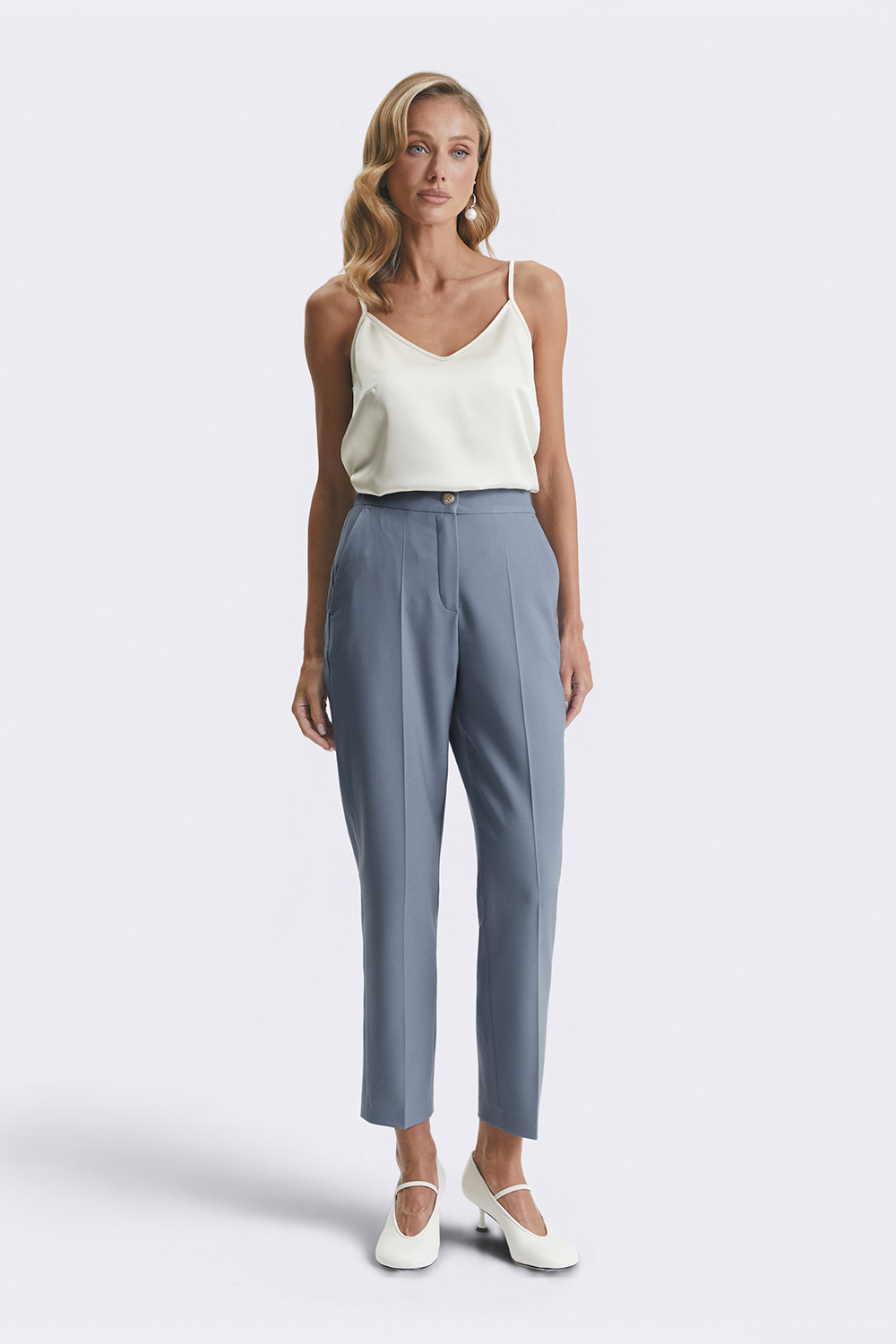 Блакитні вкорочені штани