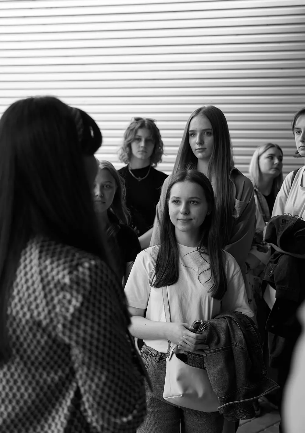 Костюм-двійка з принтом Natali Bolgar — розмова зі студентками-кравчинями на екскурсії виробництвом.