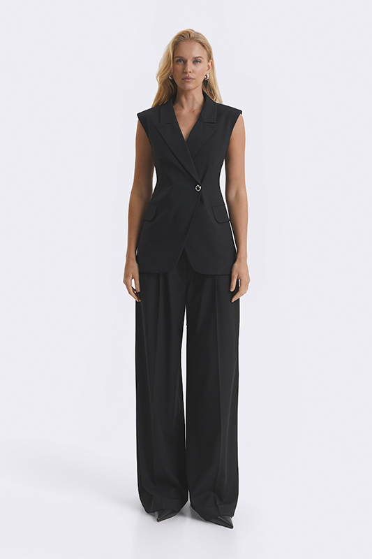 Елегантний образ з жилетом і широкими штанами від Natali Bolgar