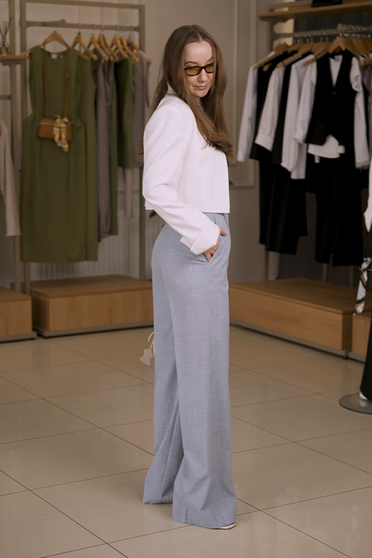 Елегантний офісний образ з білим жакетом від Natali Bolgar