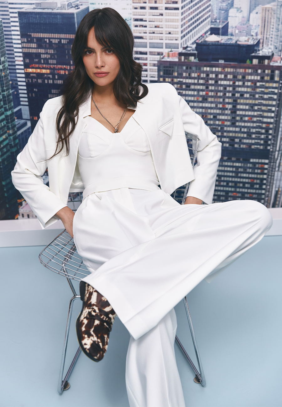 Білий діловий костюм від Natali Bolgar