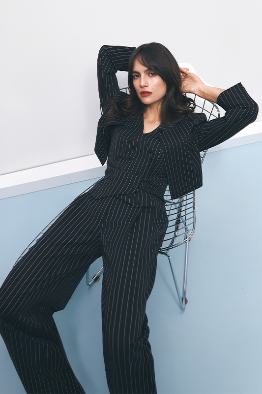 Чорний костюм у смужку офісного стилю від Natali Bolgar