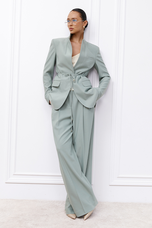 Елегантний м'ятний жакет та штани від Natali Bolgar