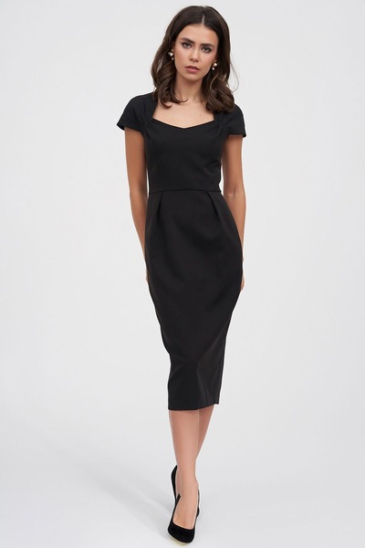 Платье-футляр с глубоким декольте черного цвета  – Natali Bolgar