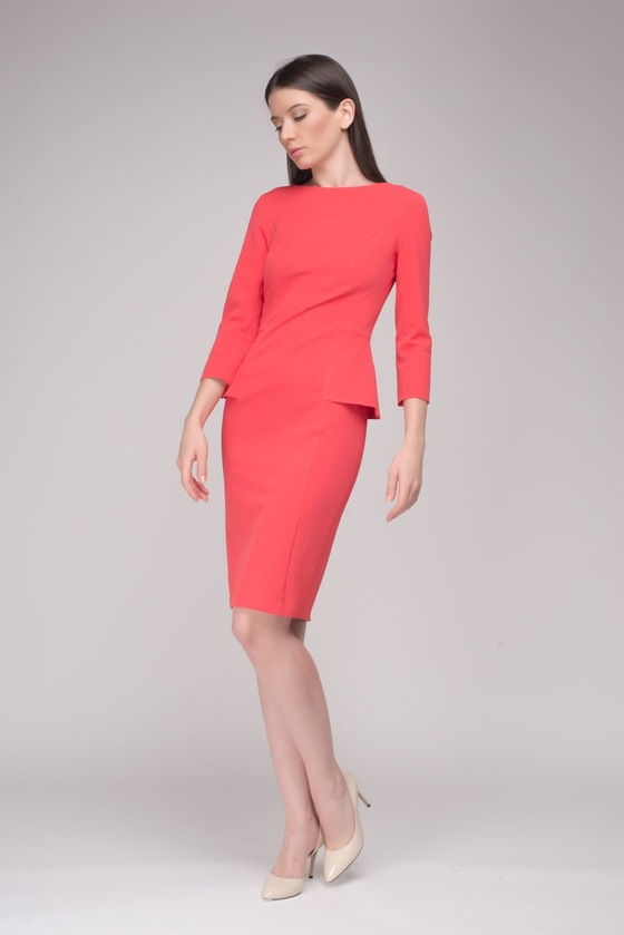 Платье-футляр красного цвета с баской 2 - интернет-магазин Natali Bolgar