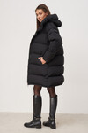 Чорна пухова куртка в стилі oversize 3 - интернет-магазин Natali Bolgar