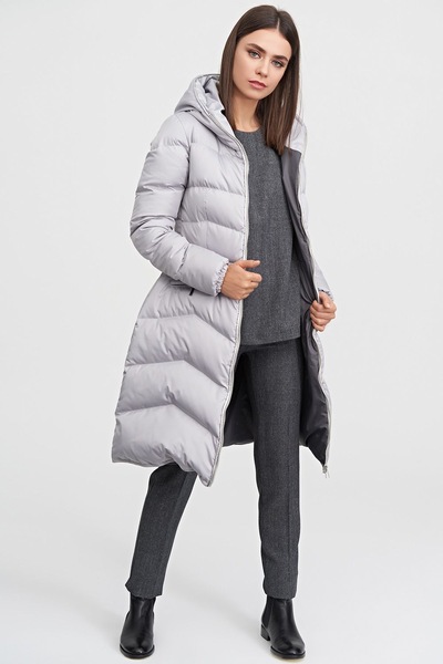 Пальто-пуховик с капюшоном светло-серого цвета  – Natali Bolgar