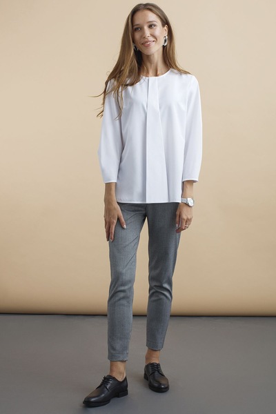 Блуза белого цвета с декоративной складкой  – Natali Bolgar