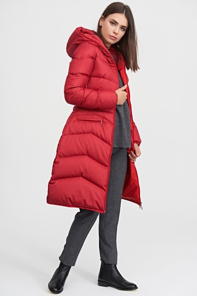 Пальто-пуховик с капюшоном красного цвета  – Natali Bolgar