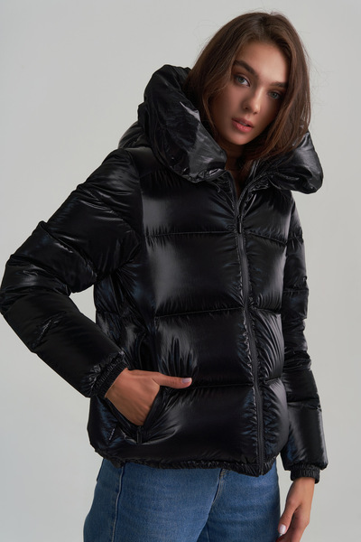 Куртка черного цвета с капюшоном   – Natali Bolgar